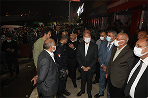 محافظ القاهرة يؤكد على السيطرة على الحريق الذى نشب بمصنع ومخزن للملابس بسراي القبة