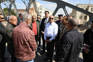 محافظ القاهرة يتفقد محيط ميدان رمسيس لمتابعة أعمال إعادة الانضباط