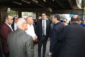 محافظ القاهرة يقود جولة مفاجئة بحي بولاق لإزالة الاشغالات بشارع الجلاء